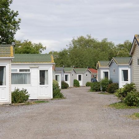 Warrens Village Motel And Self Catering Clevedon Habitación foto