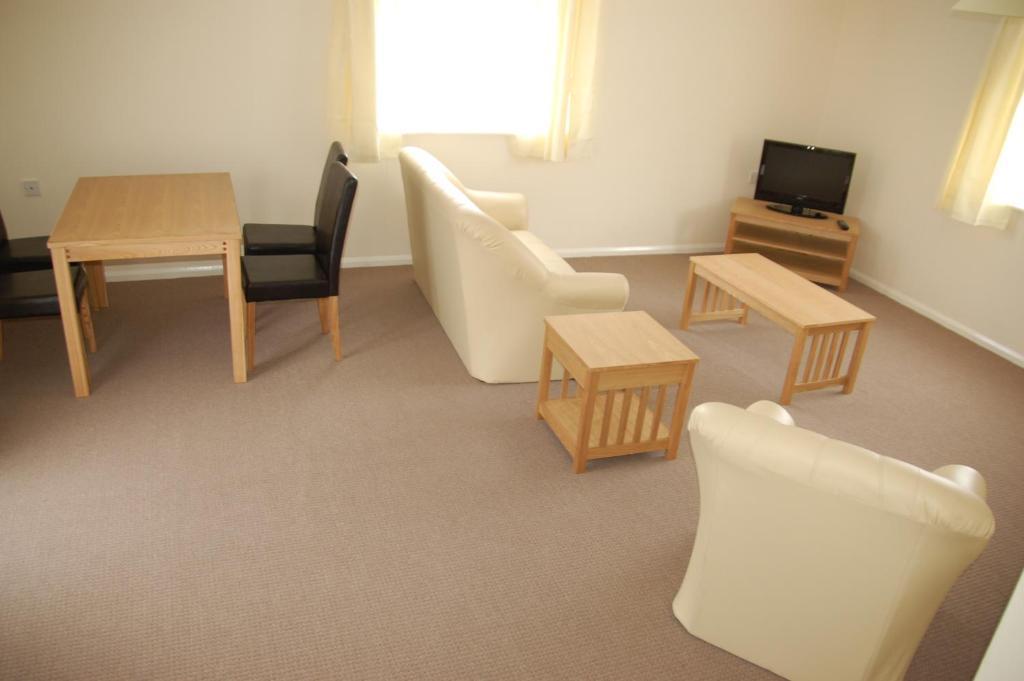 Warrens Village Motel And Self Catering Clevedon Habitación foto