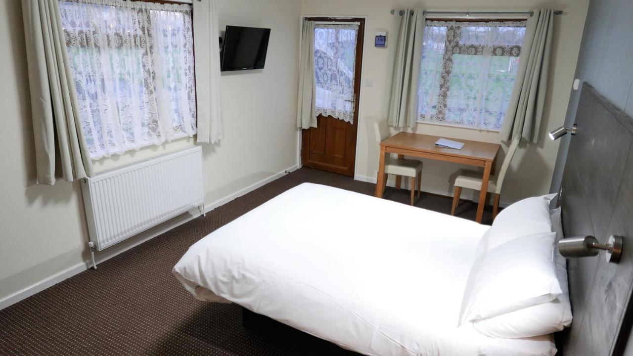 Warrens Village Motel And Self Catering Clevedon Exterior foto